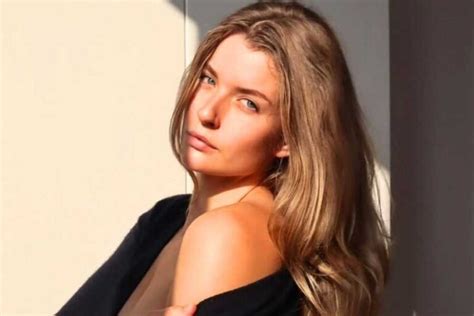 mia melano body|Mia Melano Wiki, Bio, Net Worth, Boyfriend, Height,。